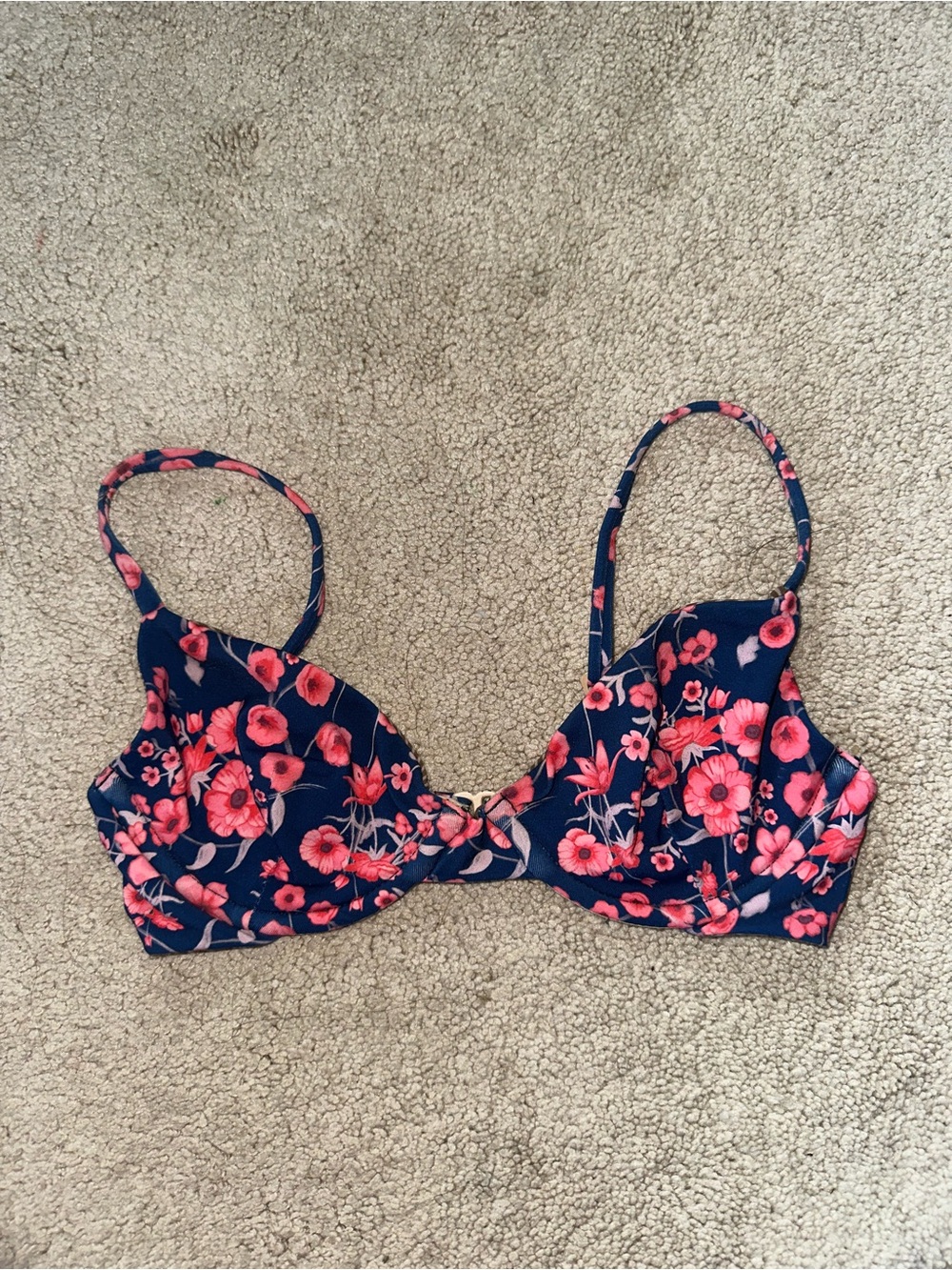 ACACIA manhattan style top in the print poppy.